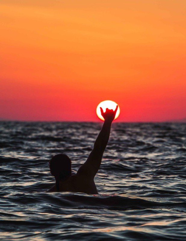 Holding the Sun &mdash; stock photo by Jeremy Allen